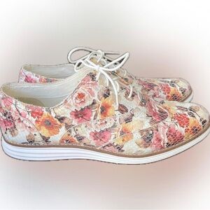 New Cole Haan Women's Cream and Pink Loafers size 9